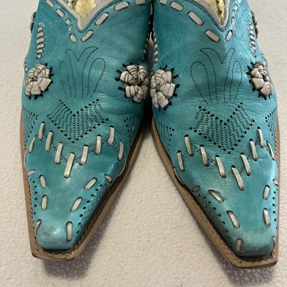 BCBGirls Turquoise Cowboy mules. Size Women’s 9B - Picture 4 of 15